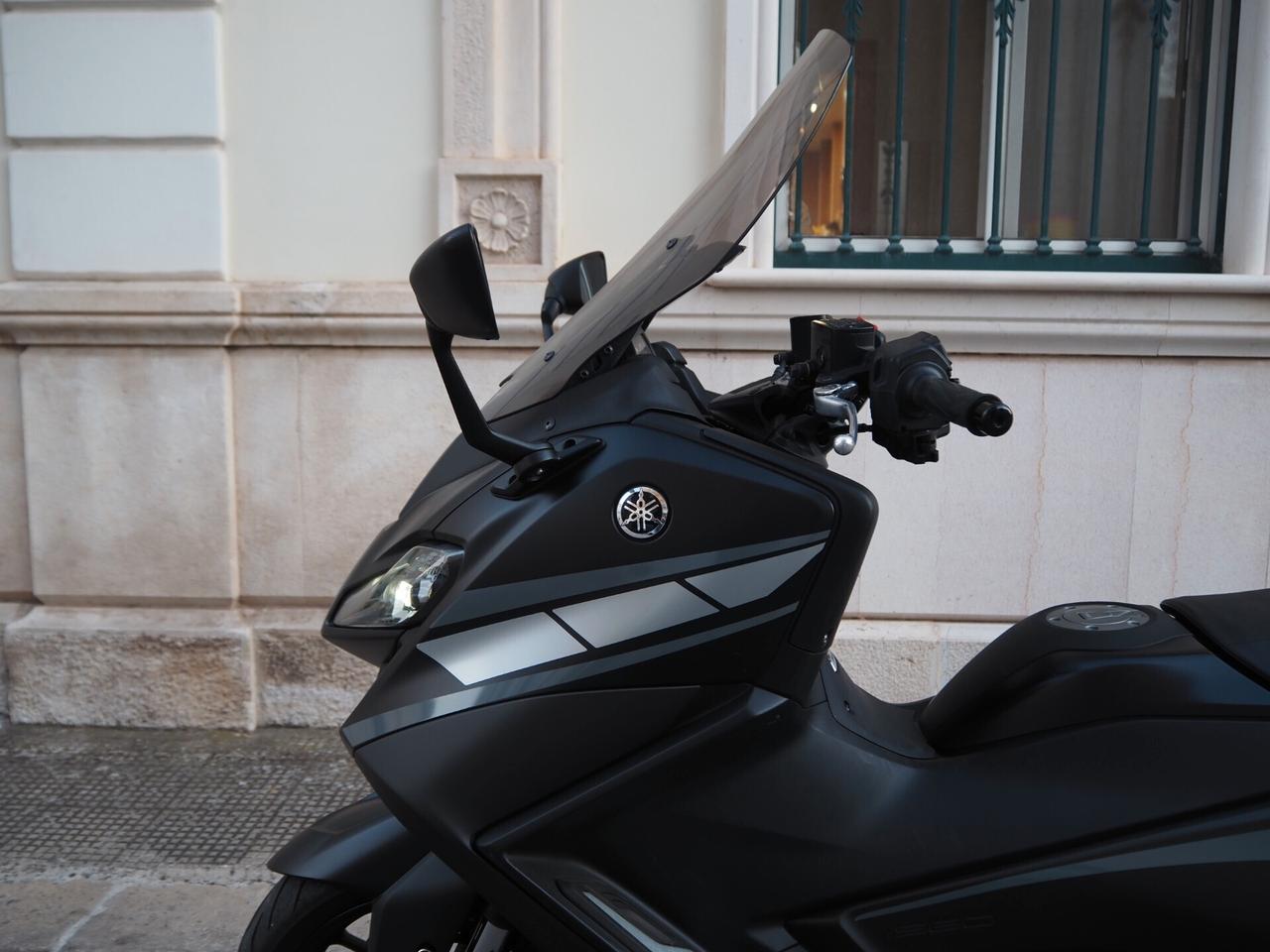 Yamaha TMAX 560