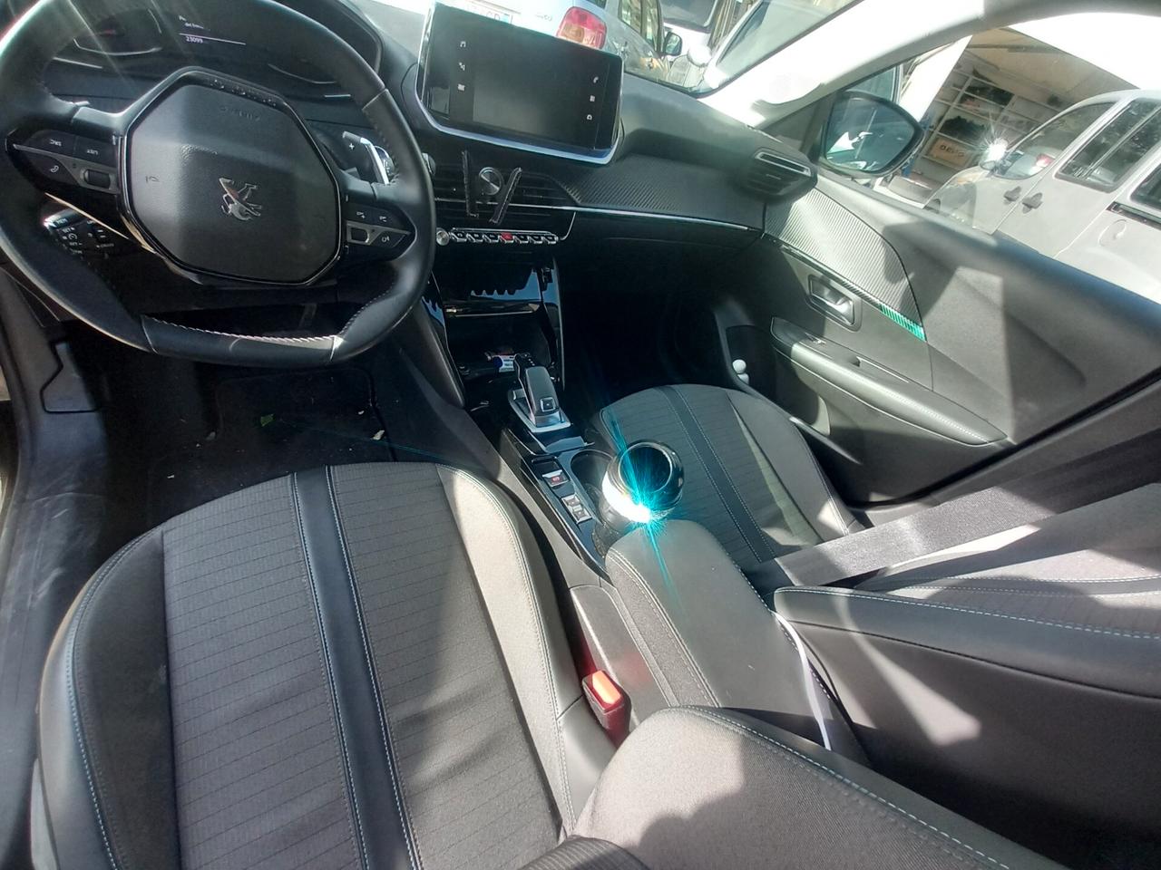 Peugeot 208 PureTech 100 Stop&Start 5 porte Allure