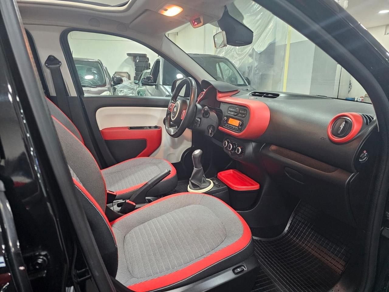 NUOVA RENAULT TWINGO ENERGY INTENS SCe 1.0 BENZ 65CV. GARANZIA UFFICIALE RENAULT. AUTO COME NUOVA.