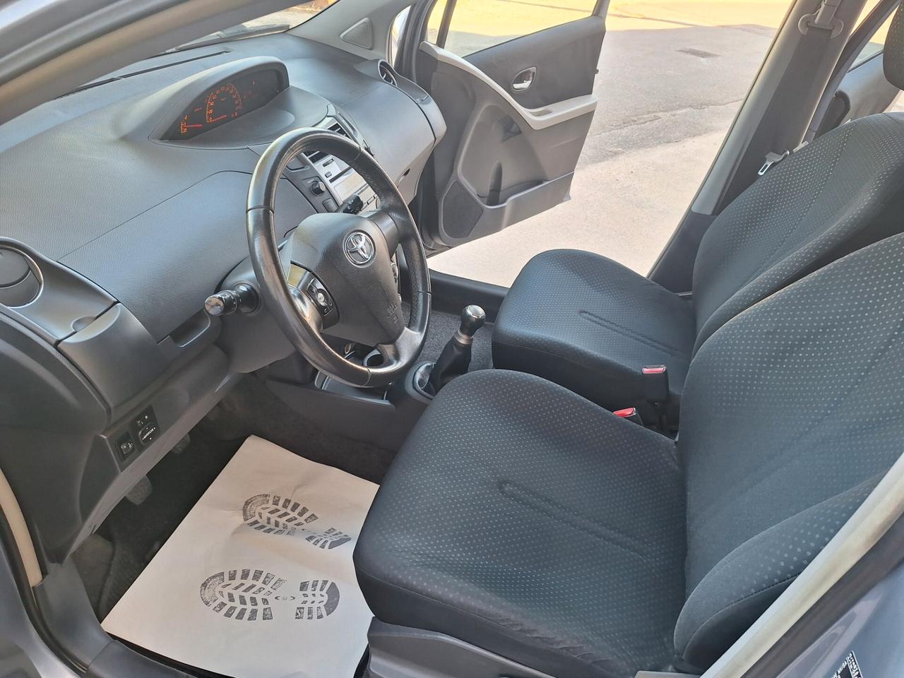 Toyota Yaris 1.0 BENZINA 5 PORTE 2010