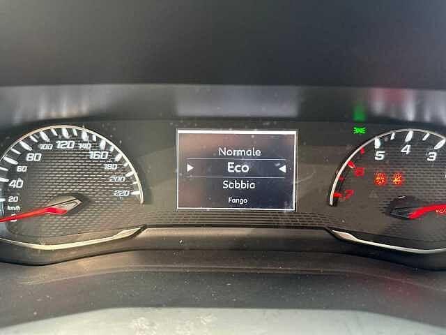 Peugeot 2008 BlueHDi 100 S&S Allure
