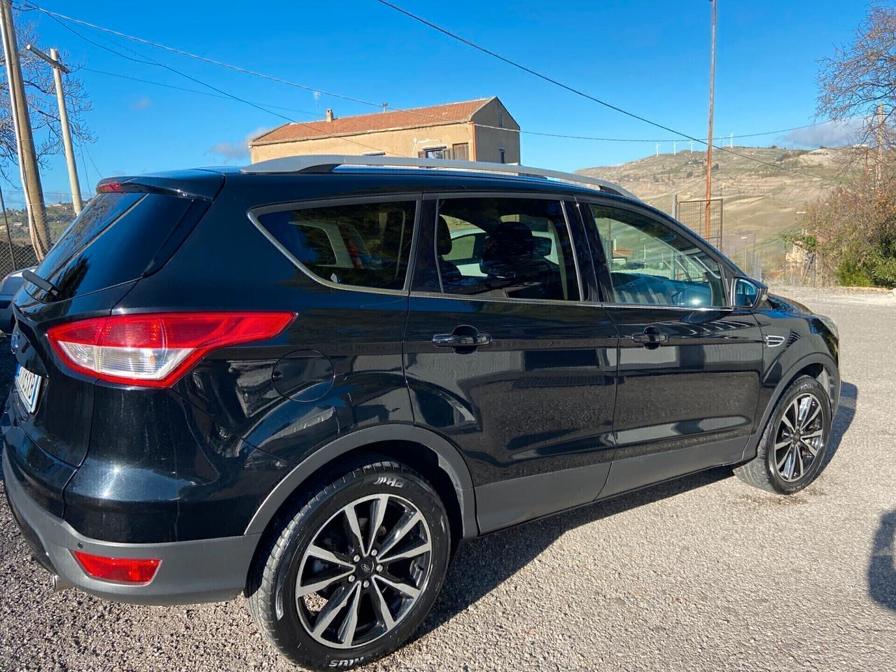 Ford Kuga Titanium ( KM Certificati)