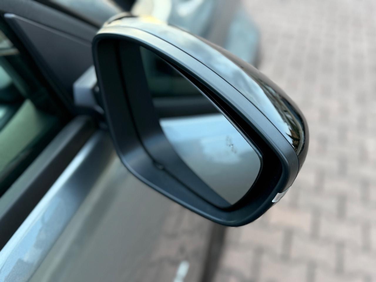 Jeep Avenger 1.2 e-Hybrid 110 cv MHEV Summit