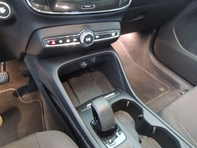 VOLVO XC40 T3 Geartronic Momentum