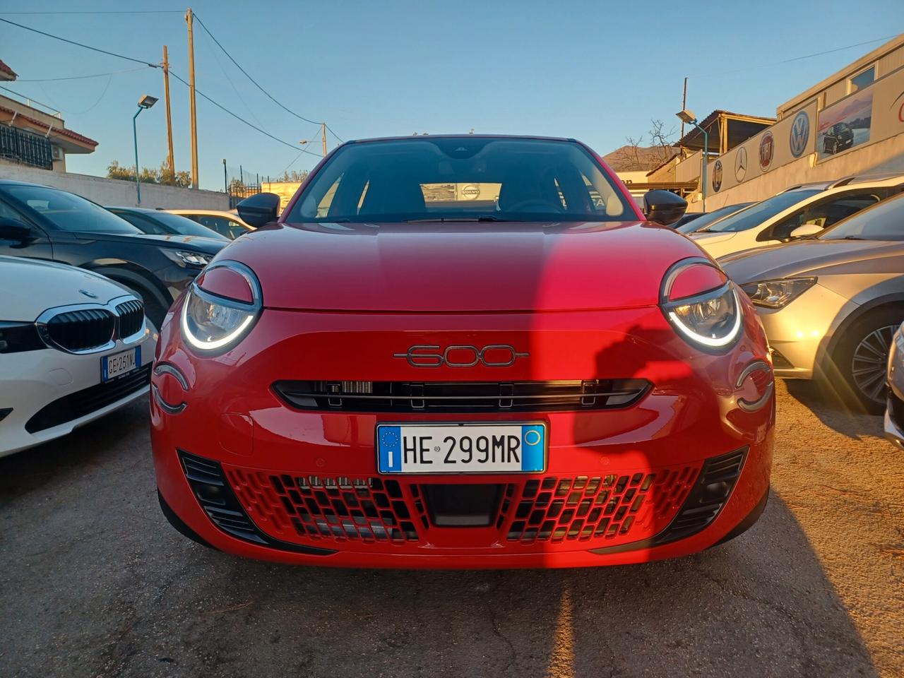 Fiat 600 Hybrid 110 CV DCT MHEV Business. KM 0