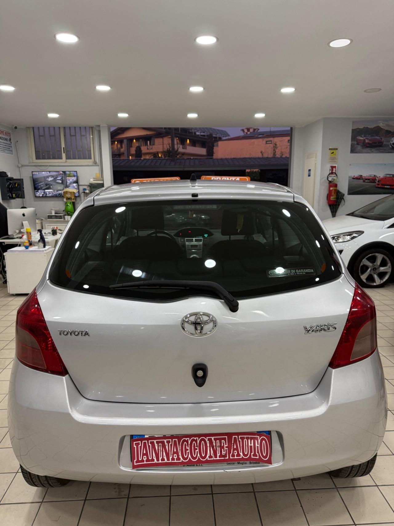 Toyota Yaris 1.0 benzina 140 mila km