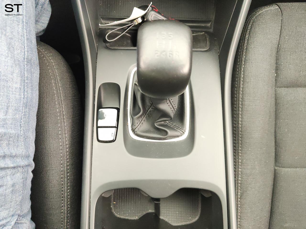 VOLVO XC40 (2017-->) - XC40 T2 Essential