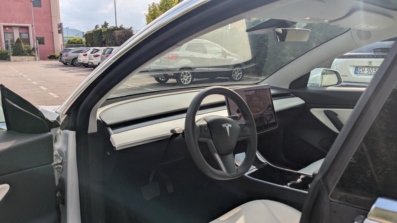 Tesla Model 3 Model 3 Standard RWD Plus