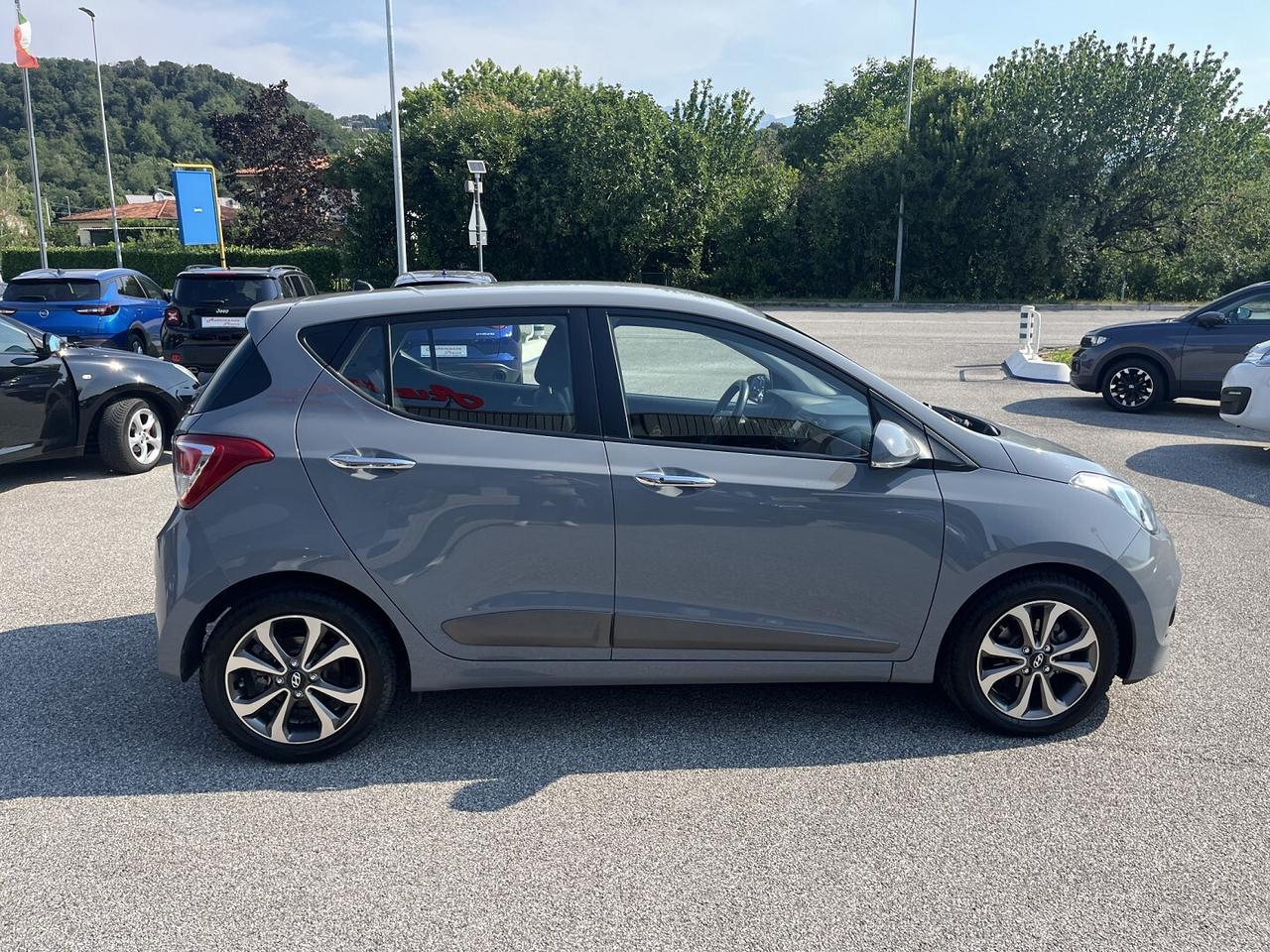 hyundai i 10 1200 cc STYLE