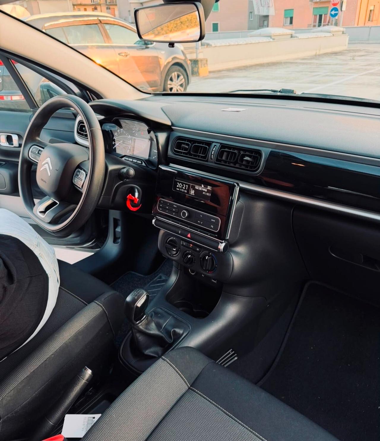 Citroen C3 PureTech 82 Shine GUIDABILE DA NEOPATENTATI