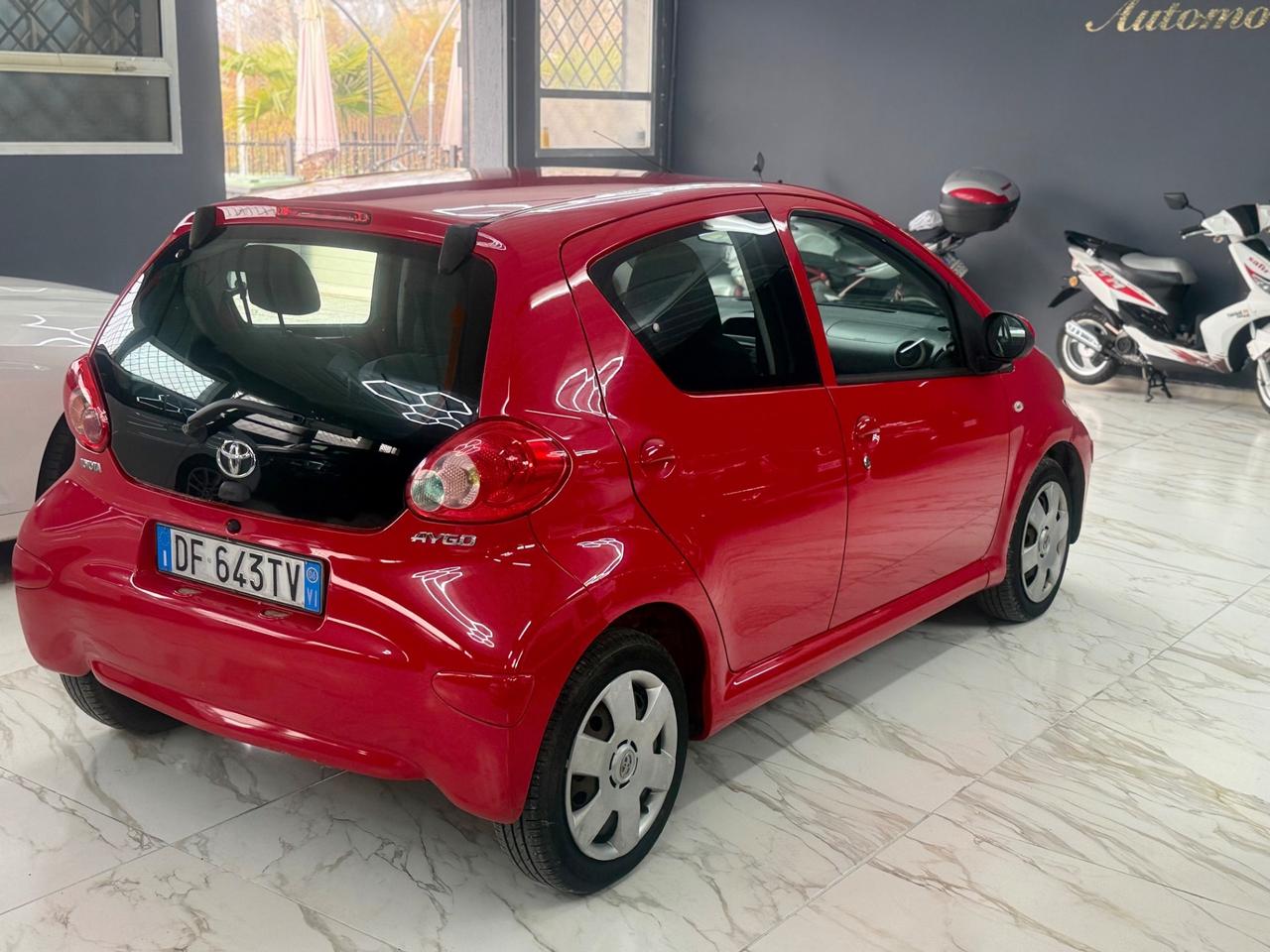 Toyota Aygo 1.0 12V VVT-i 5 porte