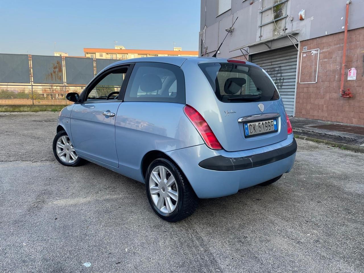 Lancia Ypsilon 1.2 Argento