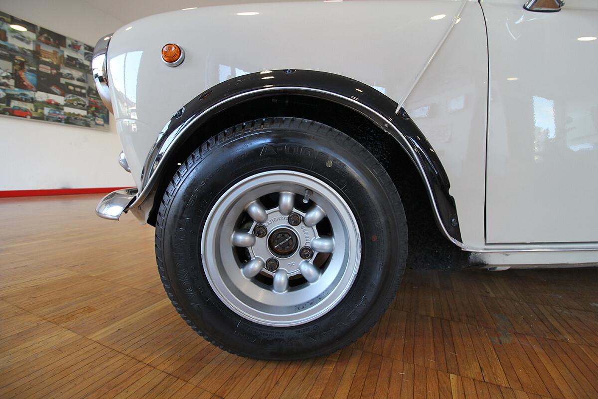 Innocenti Mini Cooper 1000 “VETRONE” B39/1 (1970)