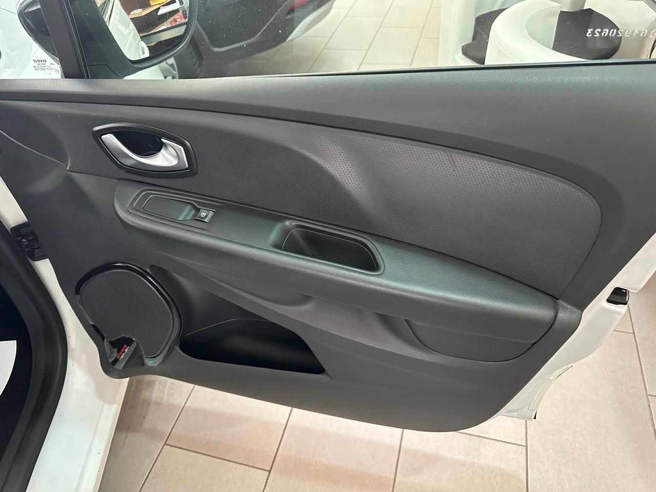 Renault Clio dCi 8V 75 CV 5 porte Moschino Life