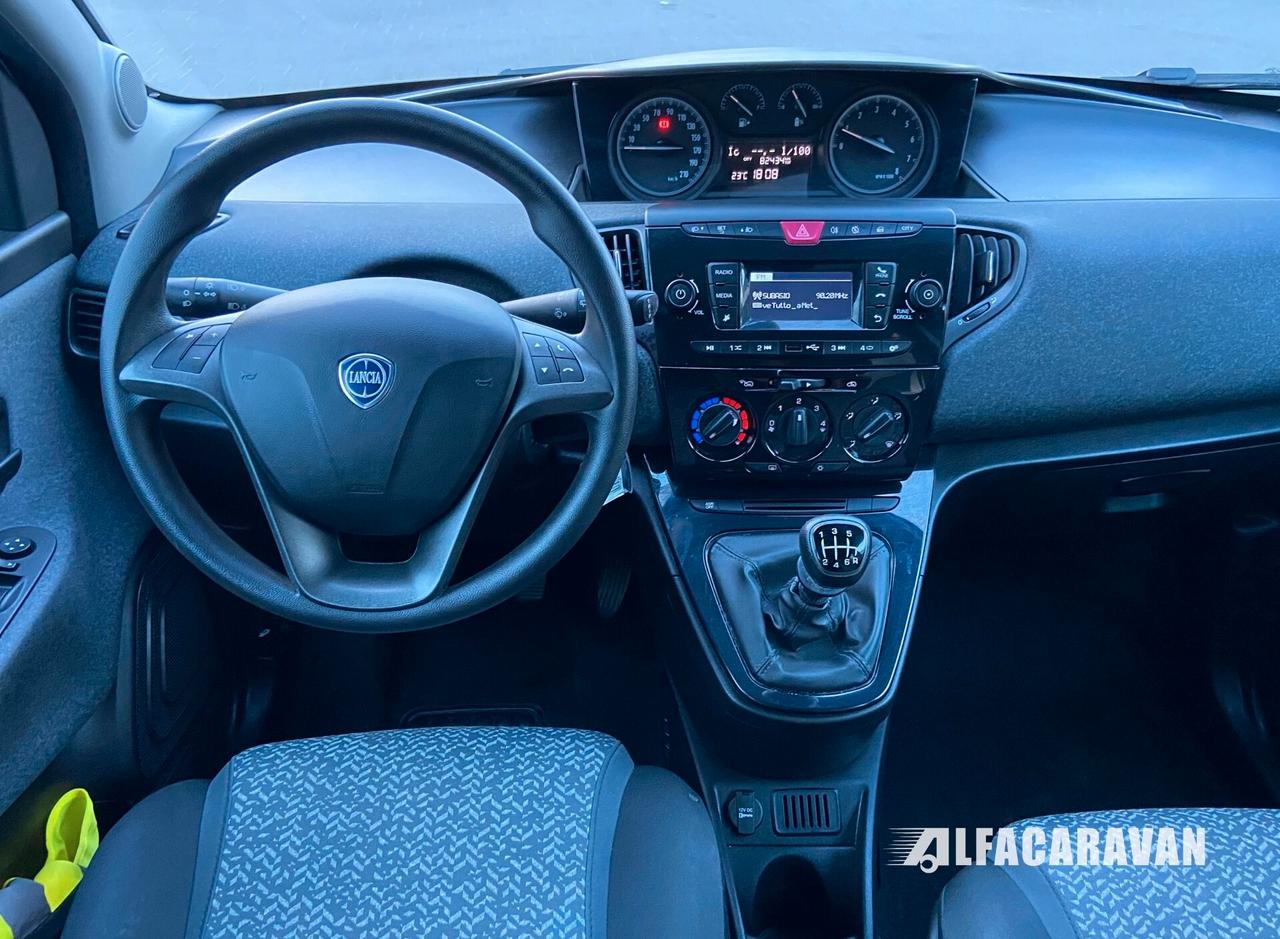 Lancia Ypsilon 1.0 firefly hybrid Gold