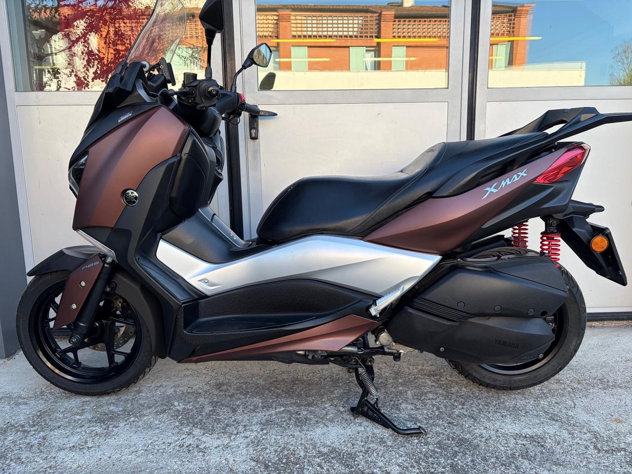 Yamaha X-Max 300
