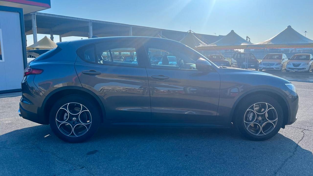 Alfa Romeo Stelvio 2.2 Turbodiesel 150 CV AT8 RWD Business