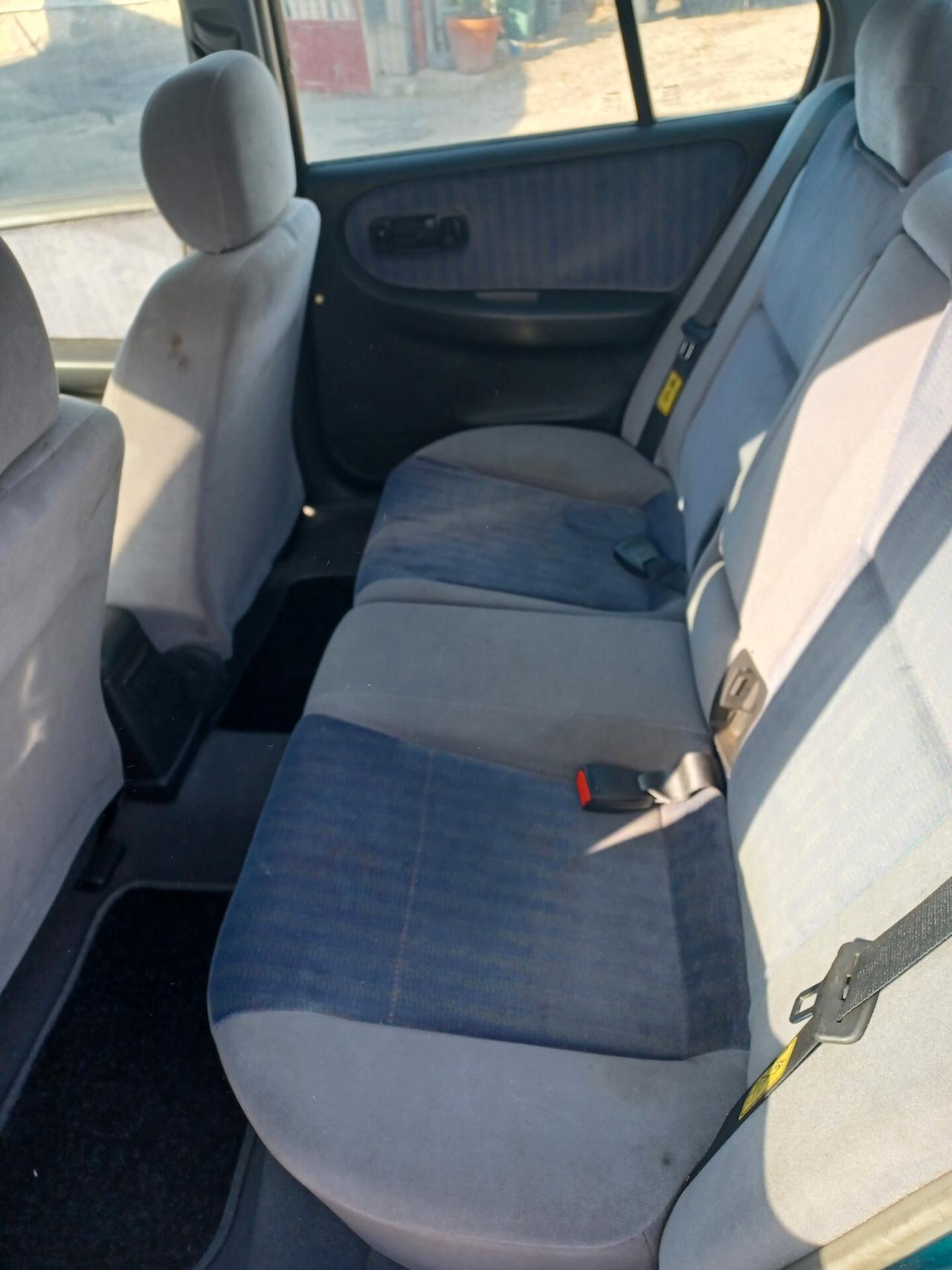 Nissan Primera 1.6i 16V solo 63000 km