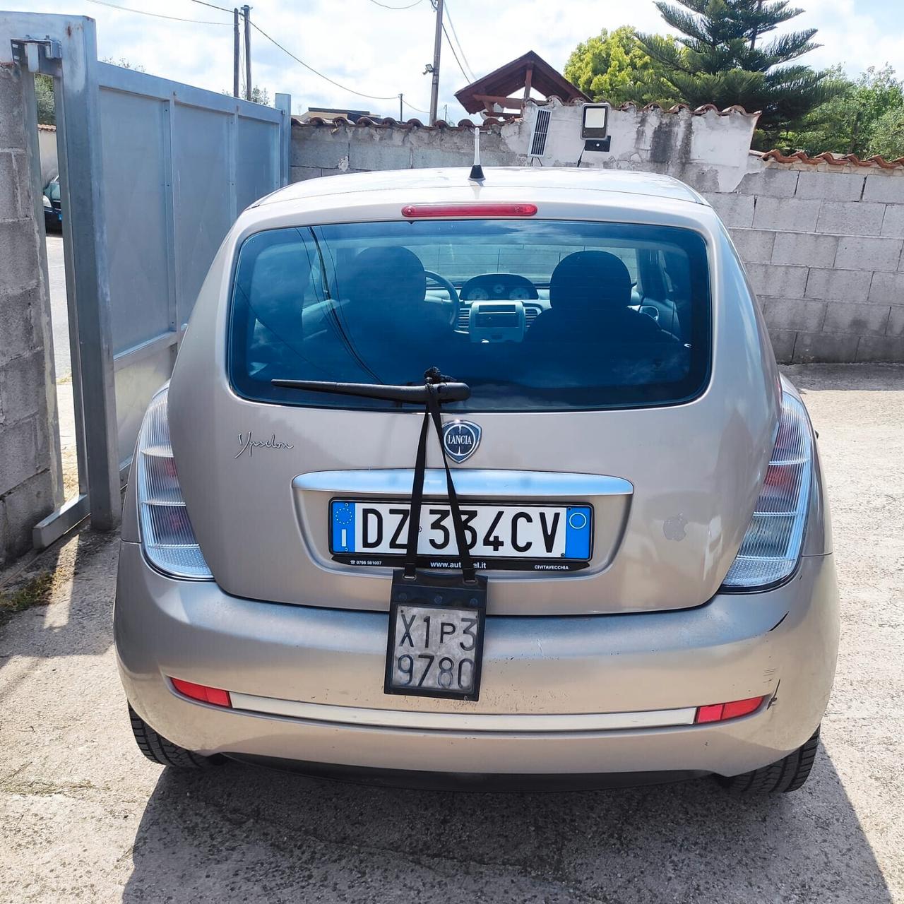 Lancia Ypsilon 1.3 MJT 75 CV Argento