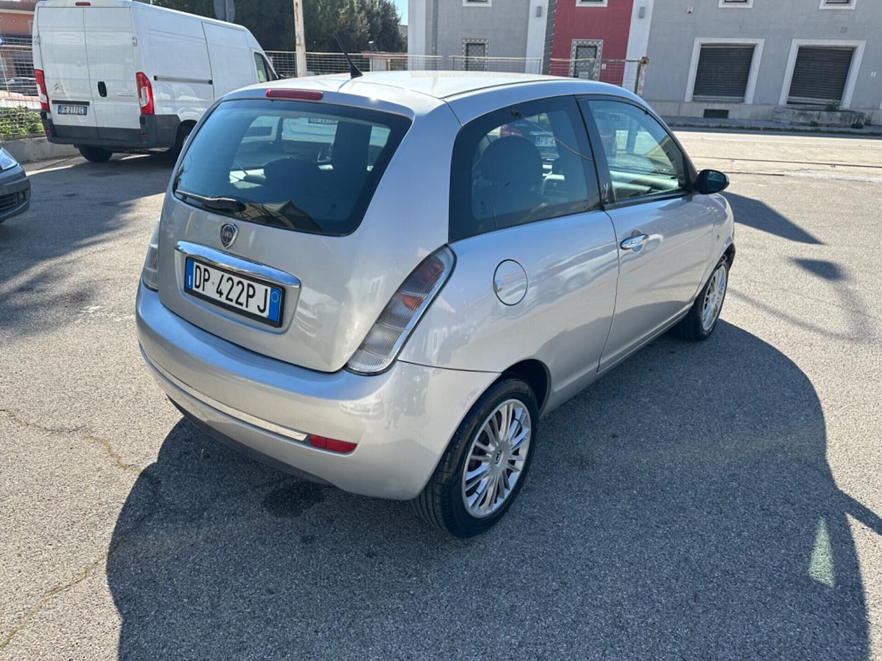 Lancia Ypsilon 1.3 MJT 75 CV Argento