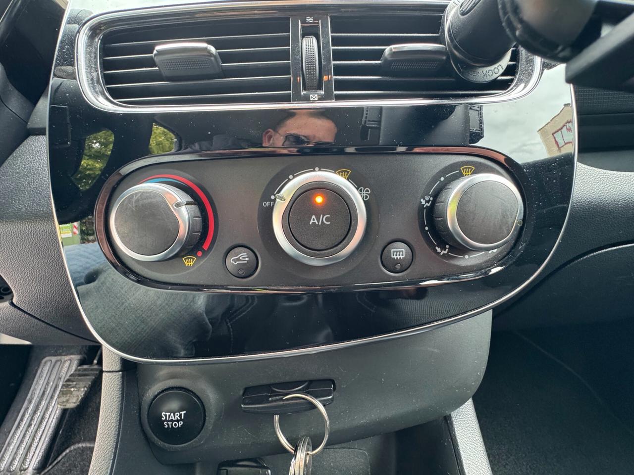Renault Clio dCi 8V 75 CV 5 porte Moschino Zen
