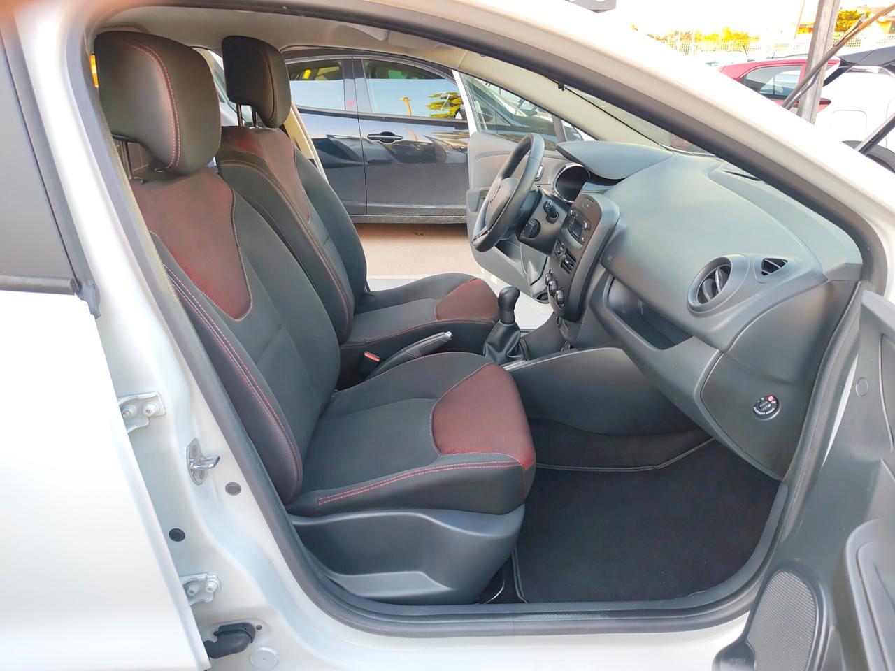 Renault Clio 1.2 BENZINA E GPL DI SERIE