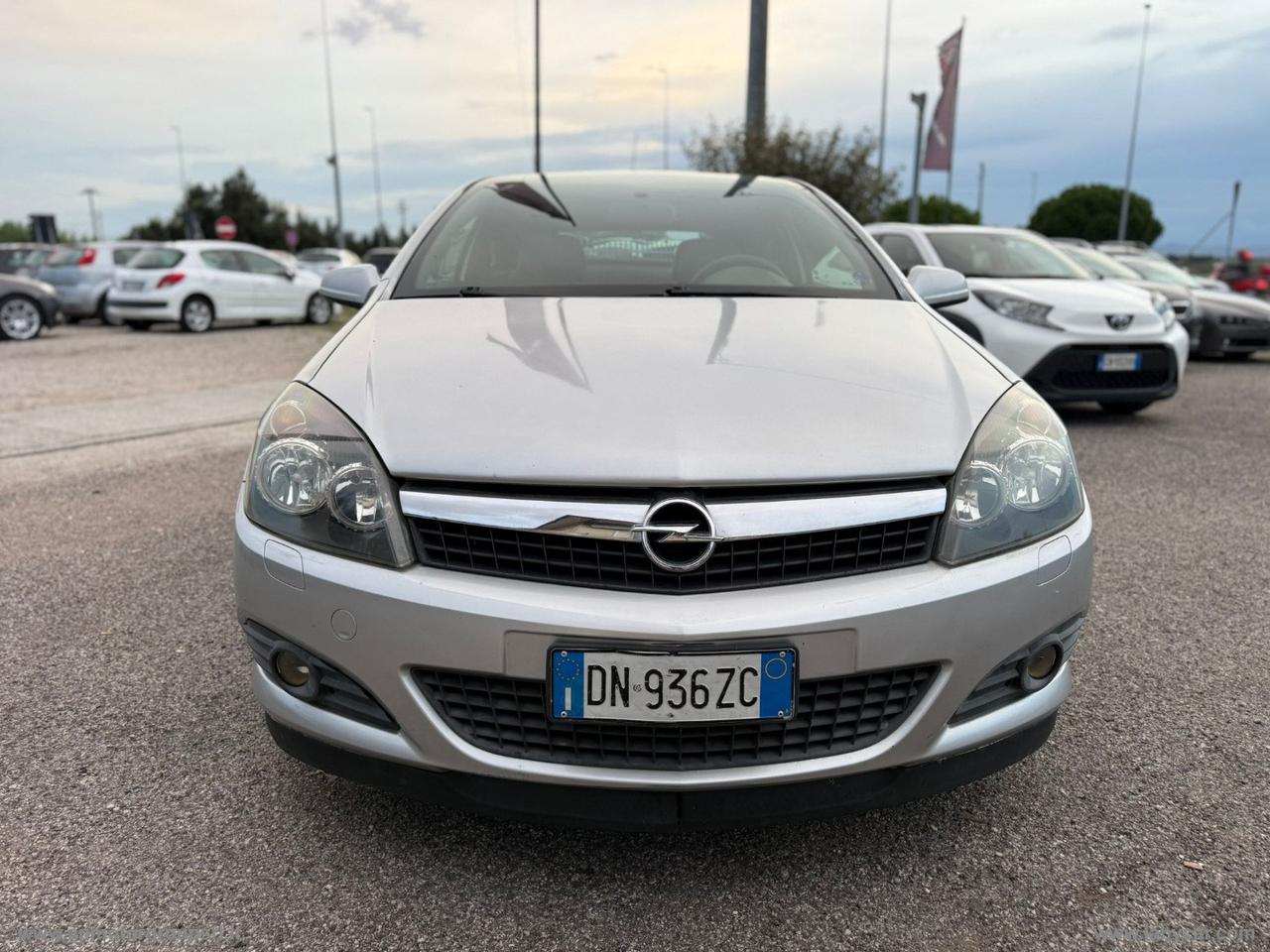 OPEL Astra GTC 1.7 CDTI 125 CV 3p. Cosmo