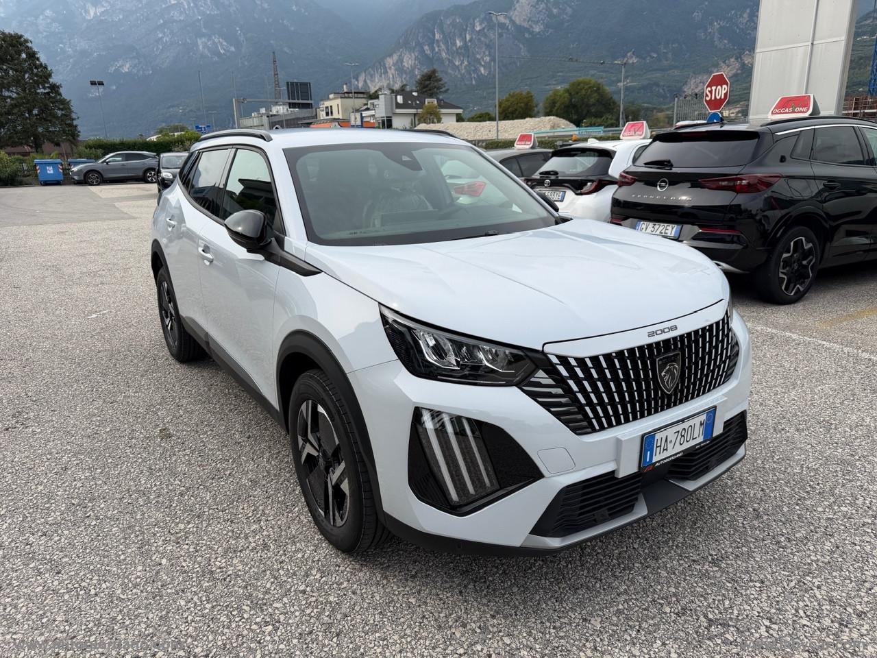 PEUGEOT 2008 PureTech 100 S&S Allure