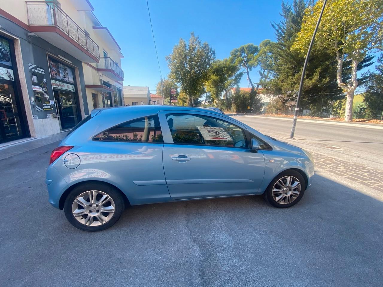Opel Corsa 1.2 3 porte Sport