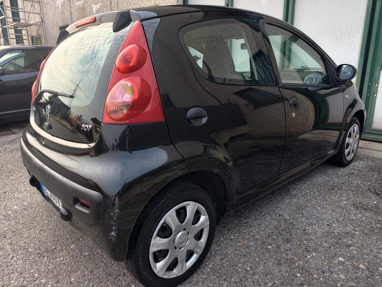 Peugeot 107 1.0 5 PORTE UNICO PROPRIETARIO NEOPATENTATI 2010