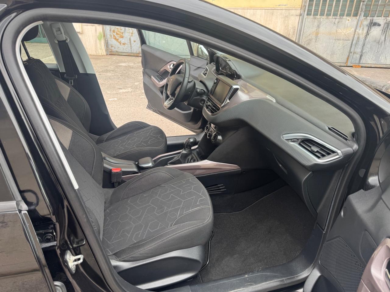 Peugeot 2008 BlueHDi 1600dci Urban Cross