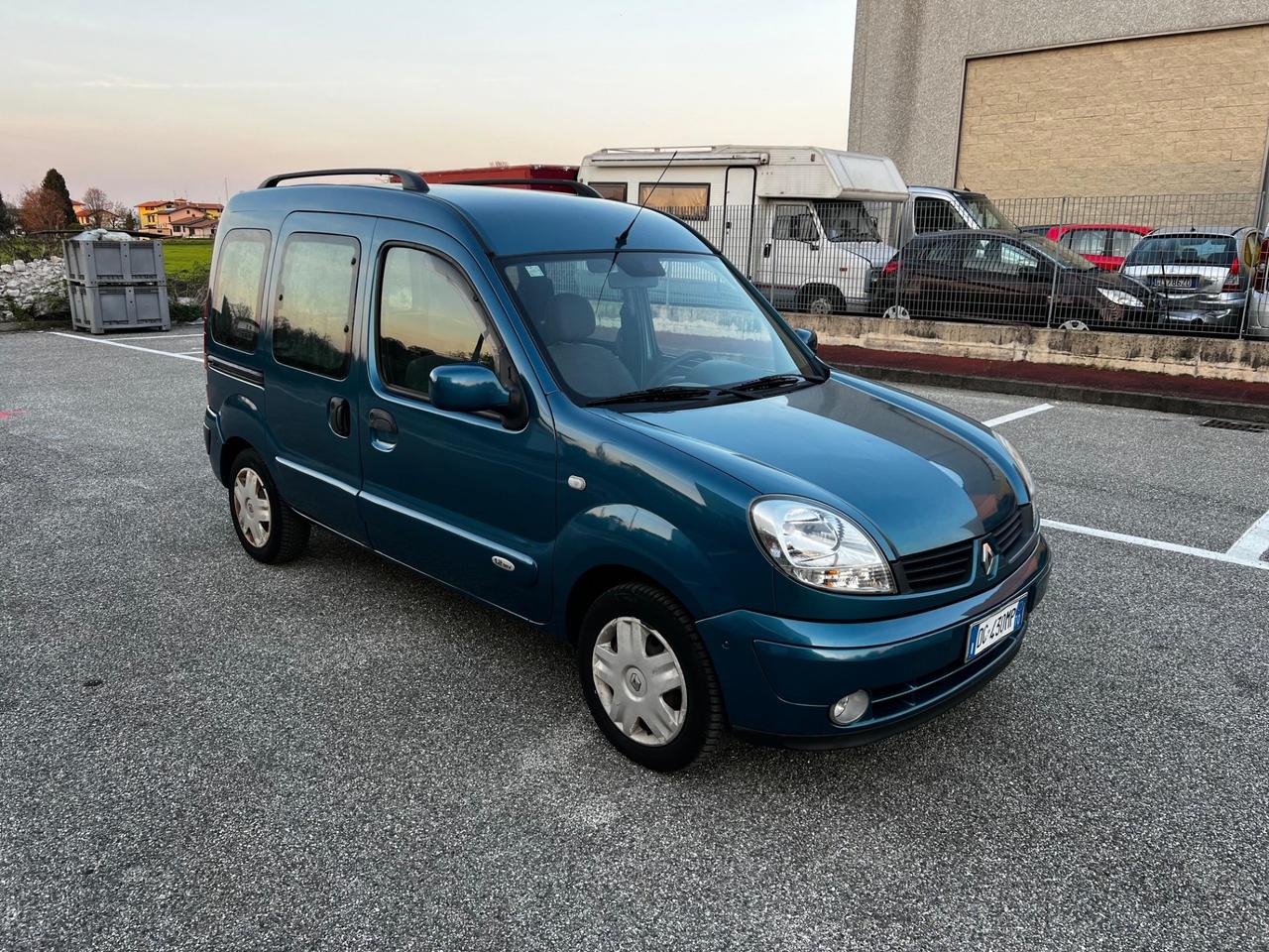 Renault Kangoo 1.2 16V 5p. Confort