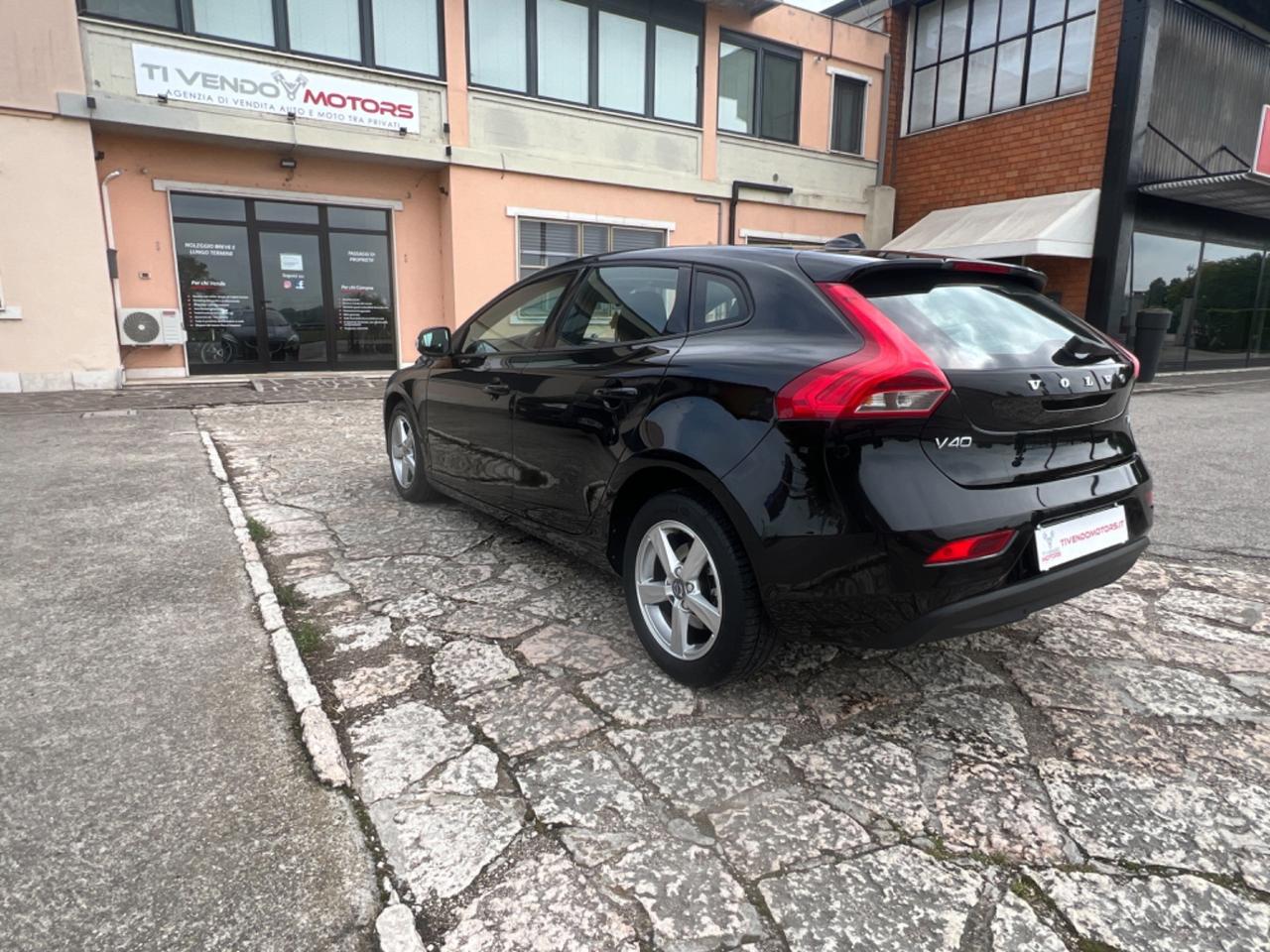 Volvo V40 D2 Momentum 2.0 120cv