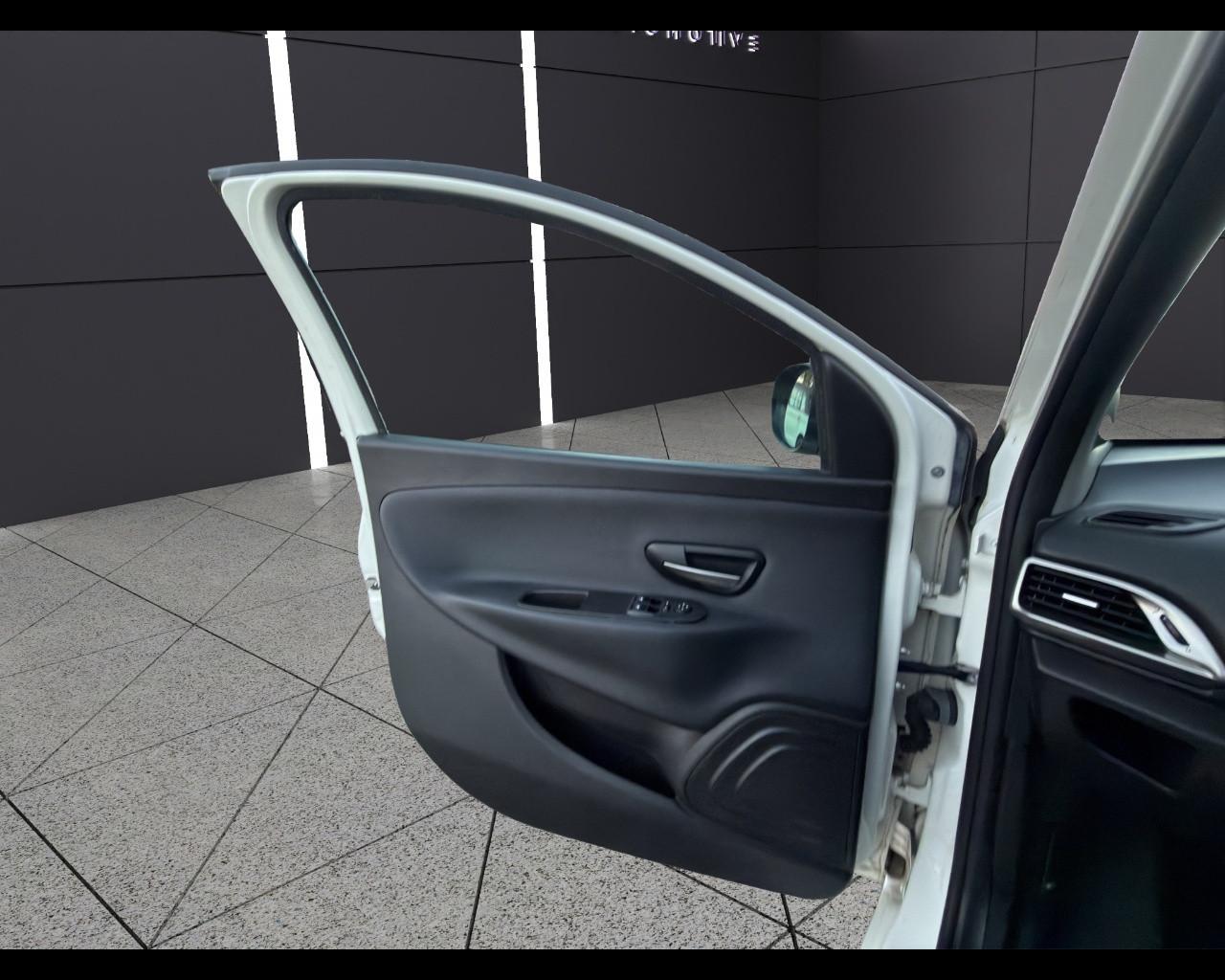 LANCIA Ypsilon 3ª serie - Ypsilon 1.2 69 CV 5 porte GPL Ecochic Elefantino Blu