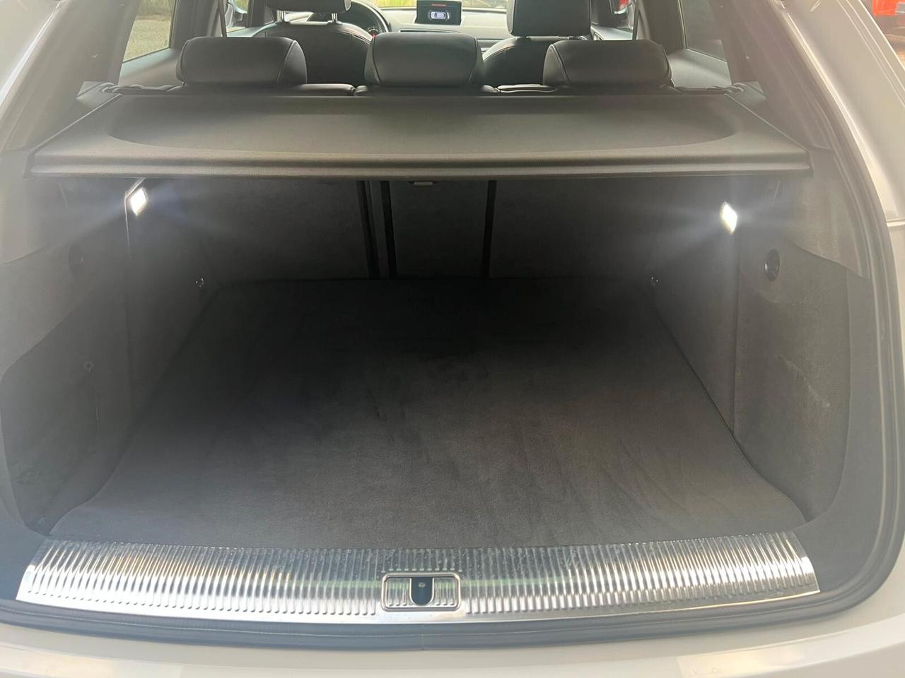 Audi RSQ3 RS 2.5 TFSI quattro S tronic Carbon
