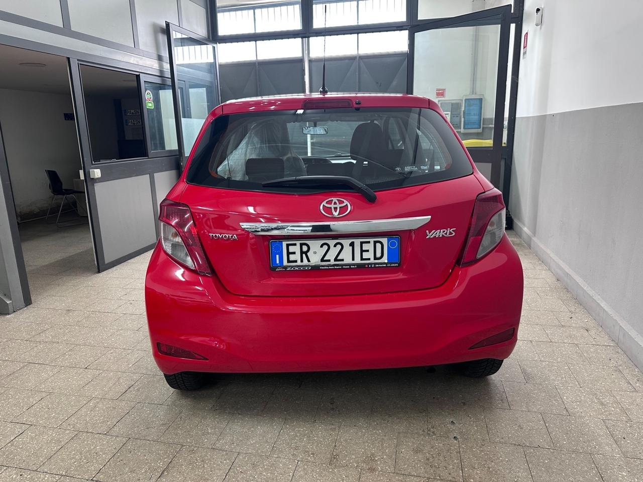 Toyota Yaris 1.0 5 porte Lounge 2013