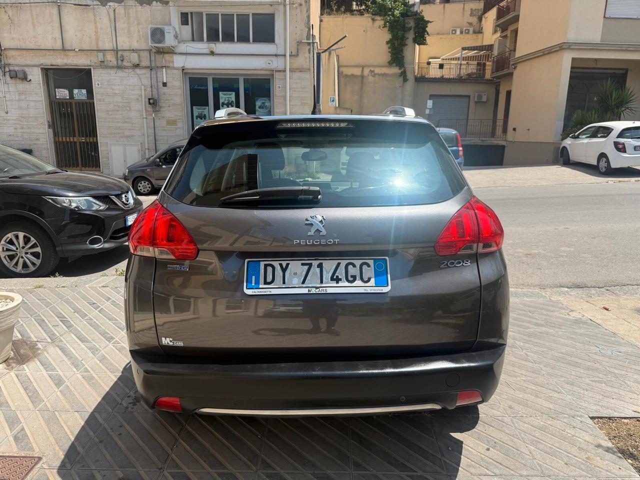 Peugeot 2008 BlueHDi 100 S&S Black Matt