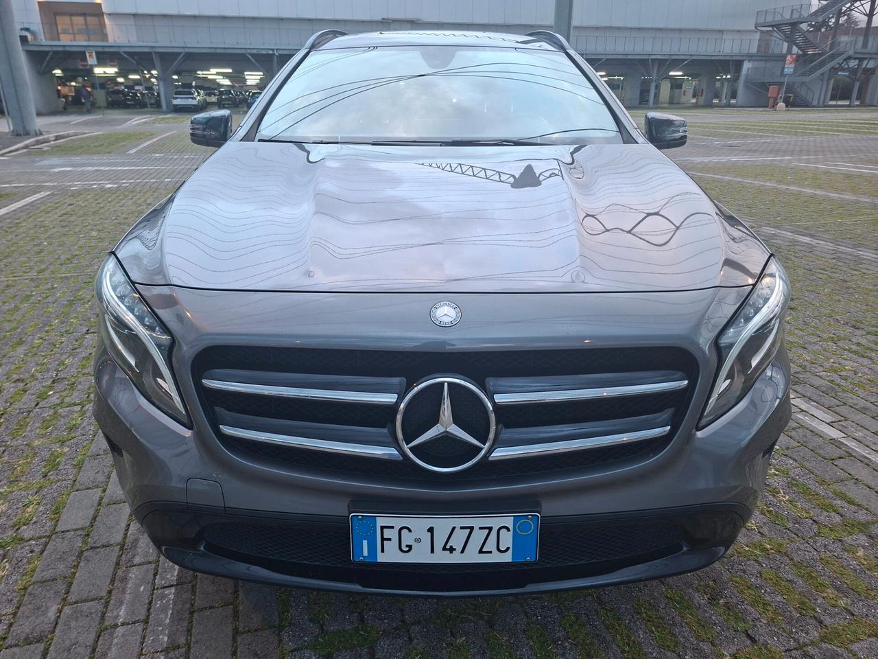 Mercedes-benz GLA 180 d Premium