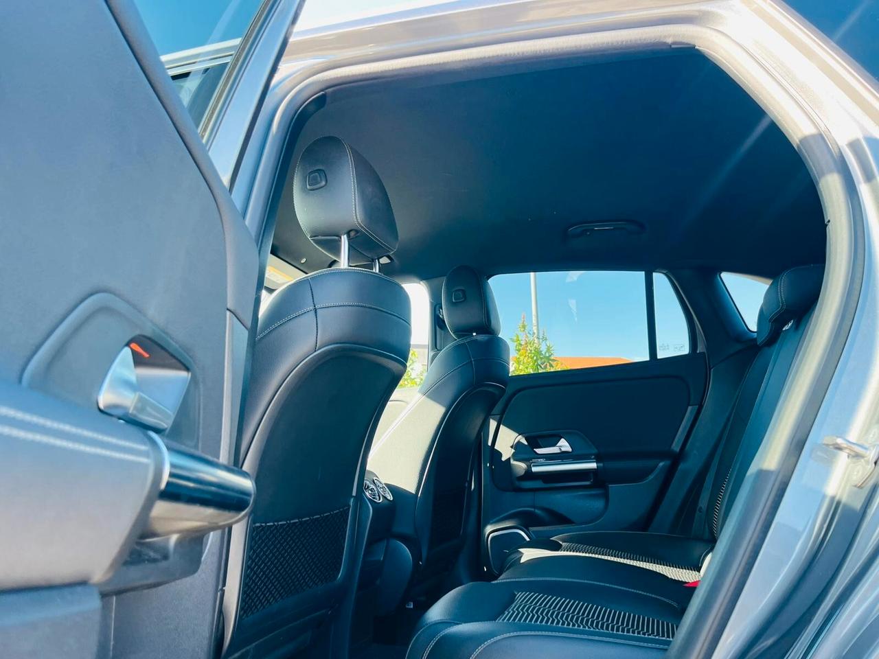 Mercedes-benz GLA 200D DA VETRINA