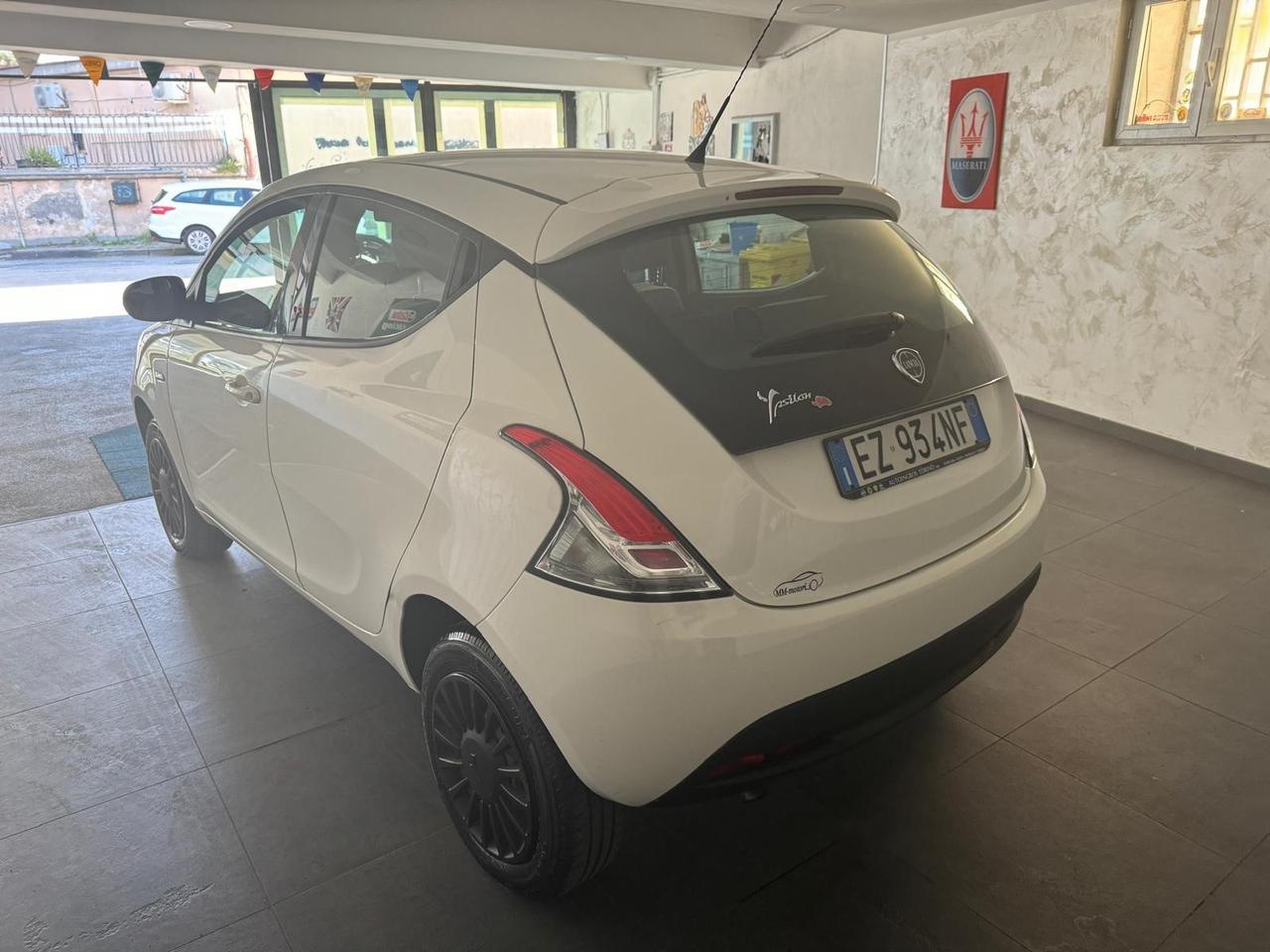 Lancia Ypsilon 0.9 TwinAir 85 CV 5 porte Metano Ecochic 30th Ann.