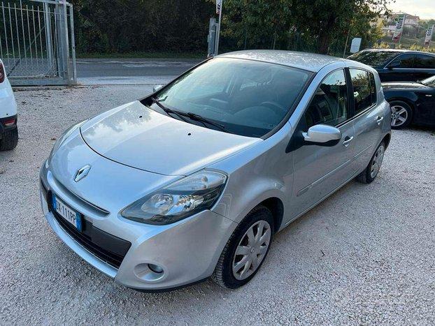 Renault clio neopatentati