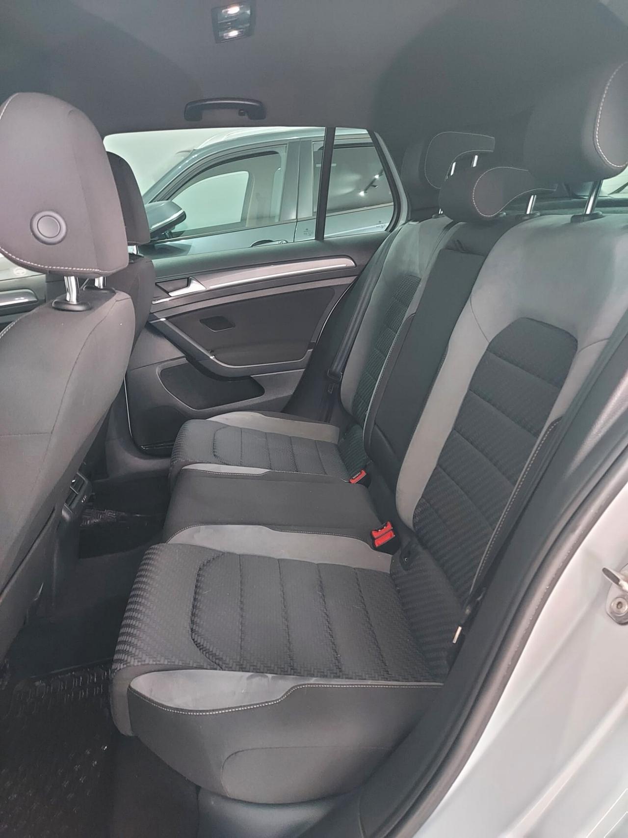 Volkswagen Golf 1.6 TDI 115 CV 5p. R-LINE 2018