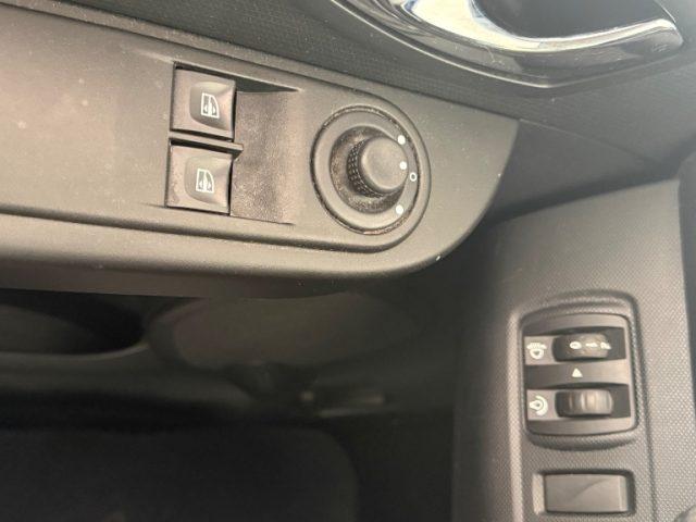 RENAULT Clio 1.2 75CV 5 porte Wave