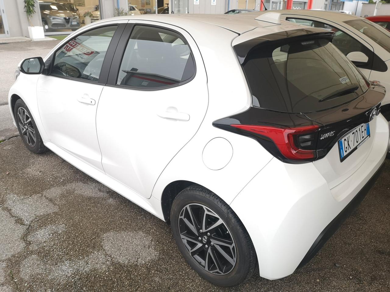 Toyota Yaris 1.0 5 porte Trend SOLO 8200 KM praticamente nuova!