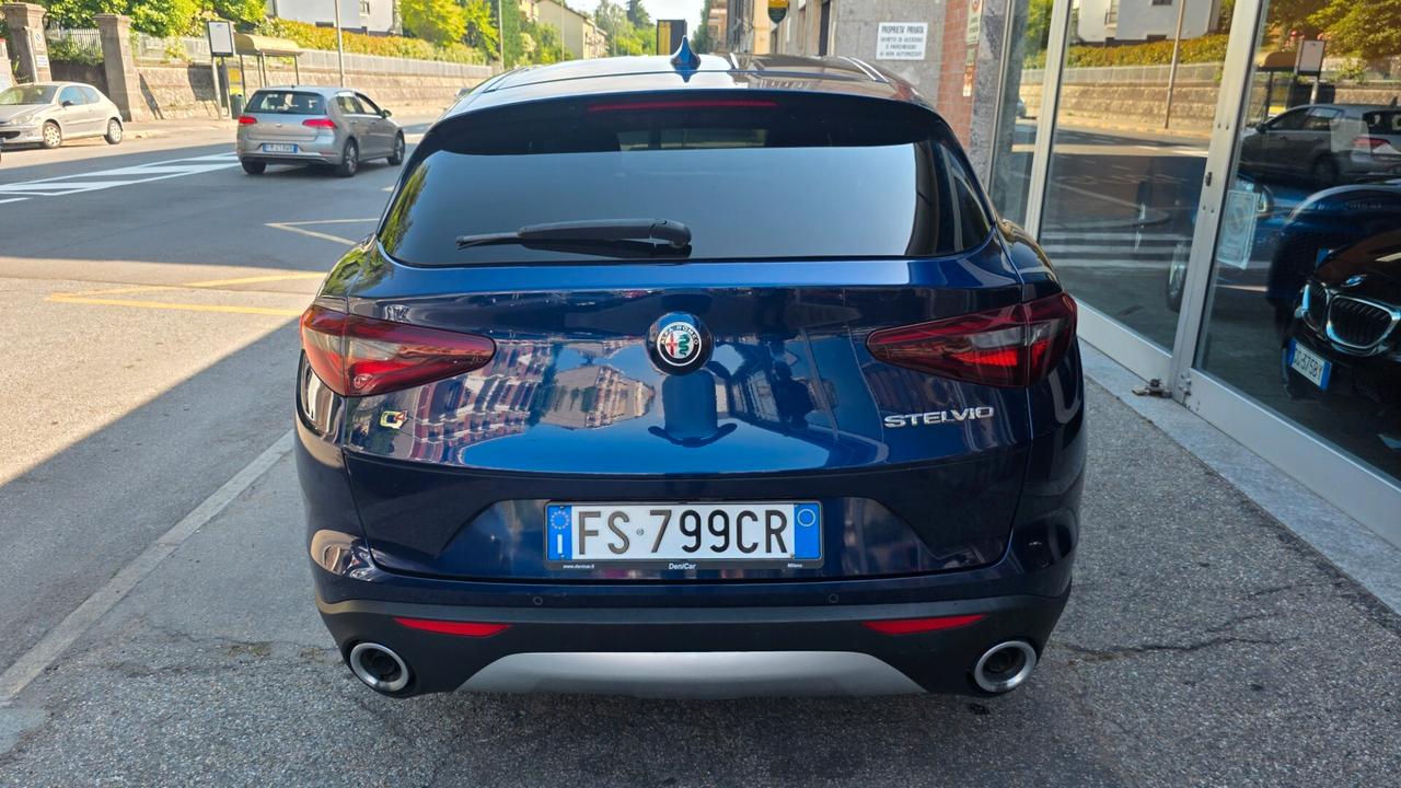 Alfa Romeo Stelvio 2.2 Turbodiesel 210 CV AT8 Q4 Super