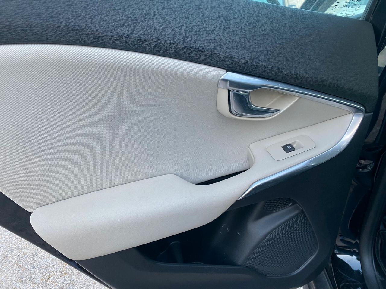 Volvo V40 D4 Momentum