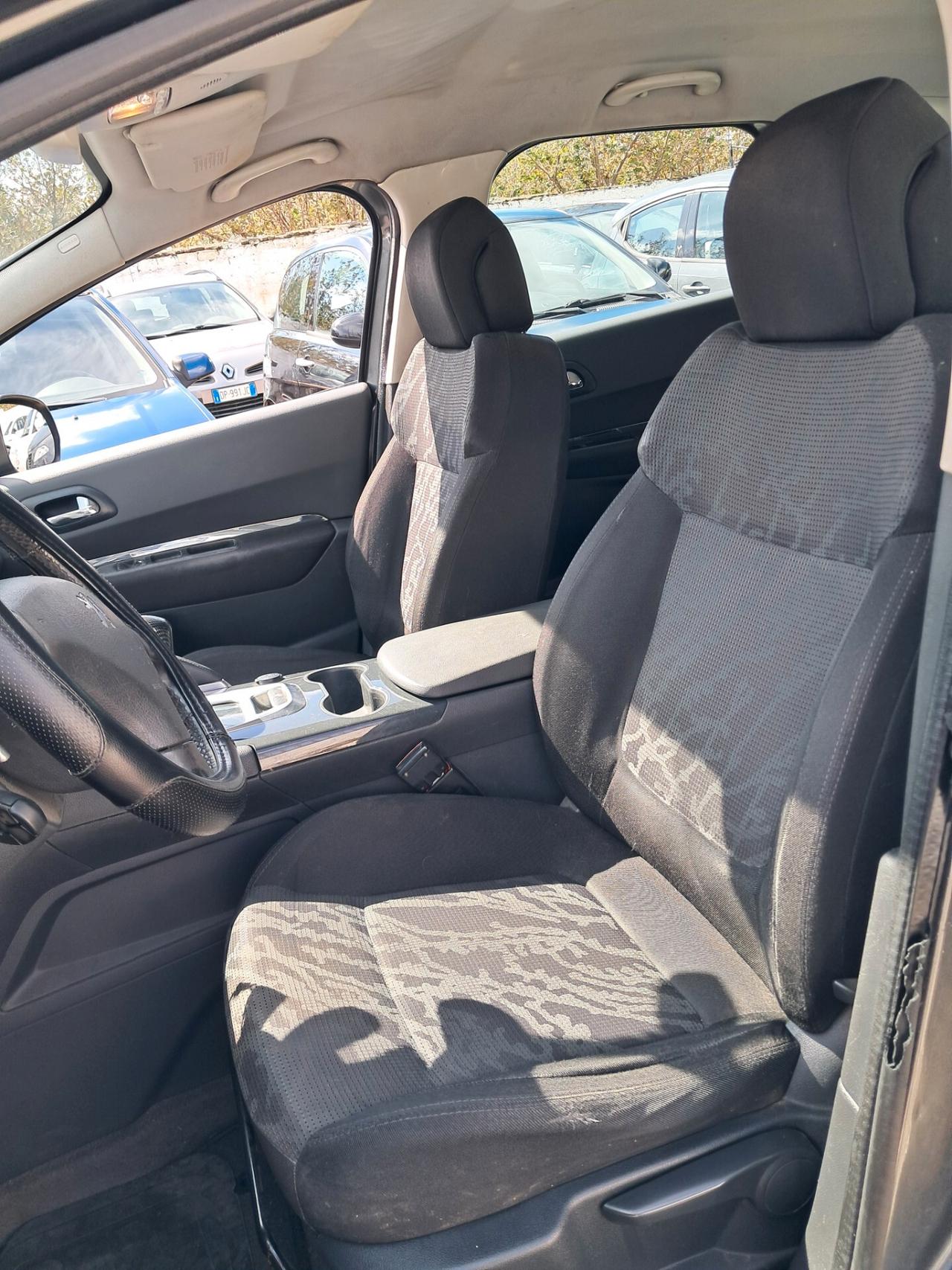 Peugeot 3008 1.6 HDi 112CV cambio robotizzato Tecno