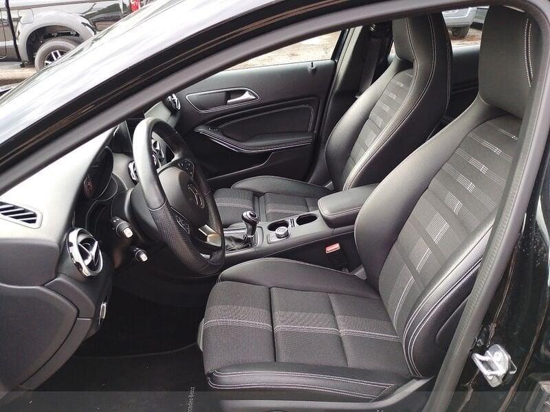 Mercedes-Benz GLA GLA-X156 2017 Benzina 180 Sport