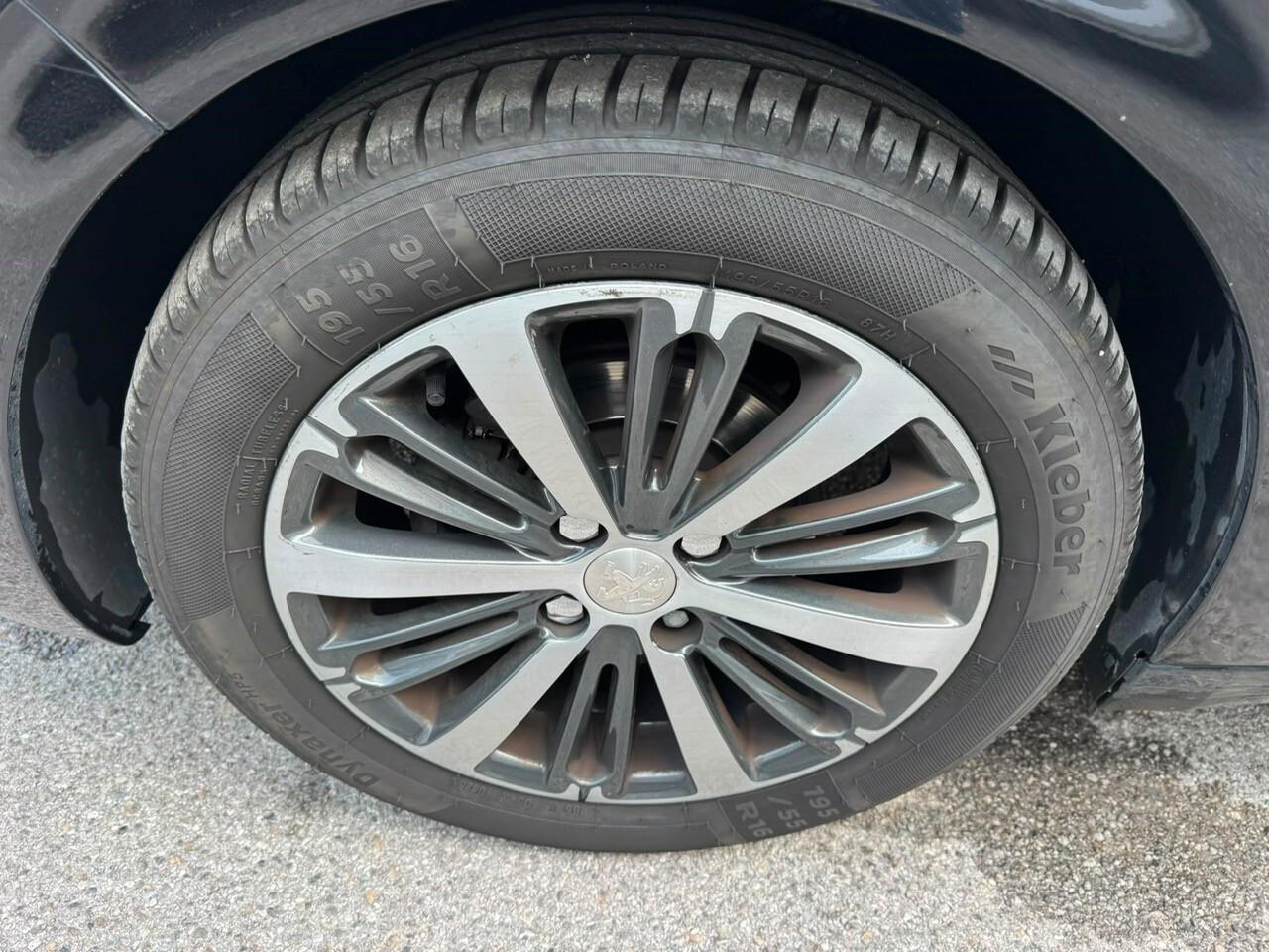 Peugeot 208 BlueHDi 75 5 porte Allure*EURO6*NEOPATENTATI