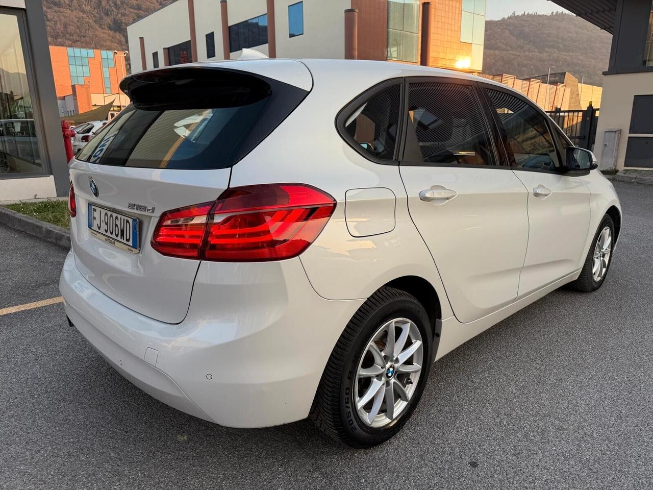 Bmw Active Tourer 218d Active Tourer Advantage Automatica *NAVI/XENO/PORTELLONE ELETTRICO*